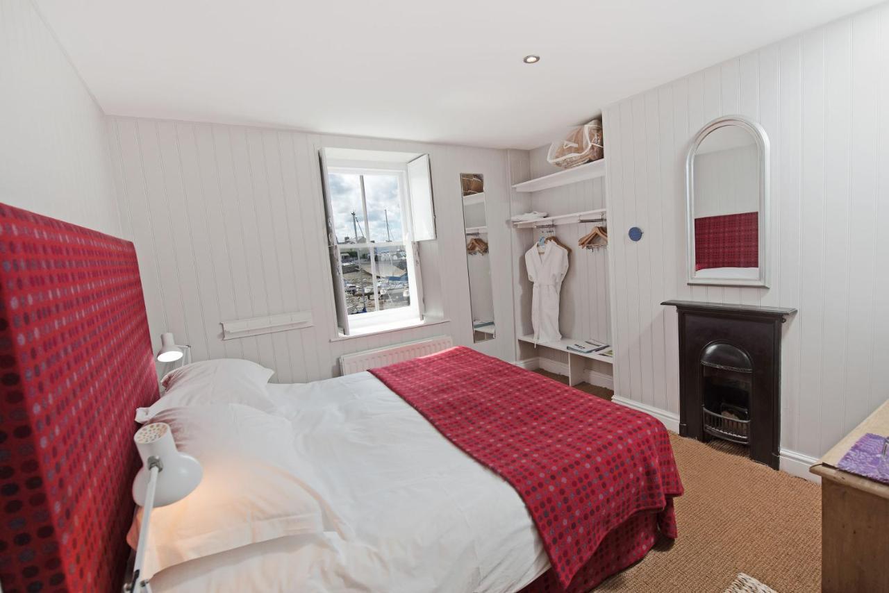 Harbourmaster Hotel Aberaeron Exterior photo